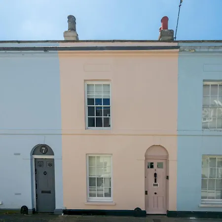 Pass The Keys Stunning Georgian Cottage In The City Canterbury Exterior photo